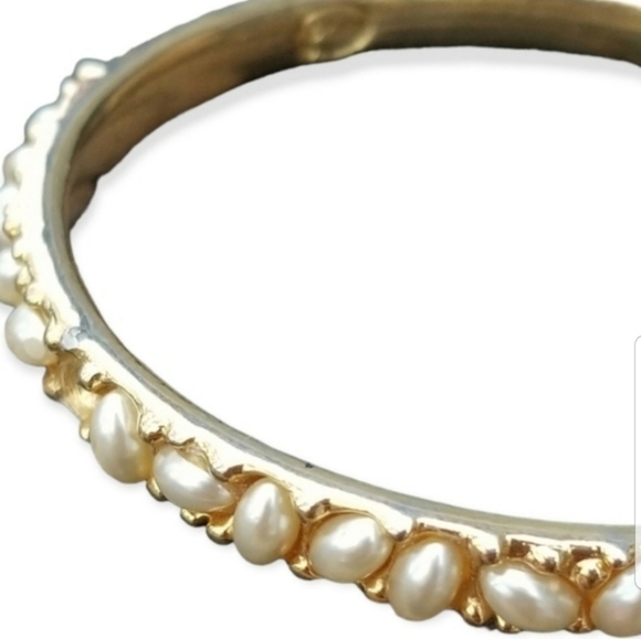 KENNETH JAY LANE DESIGNER GOLDTONED BANGLE WITH FAUX PEARLS - Picture 2 of 6